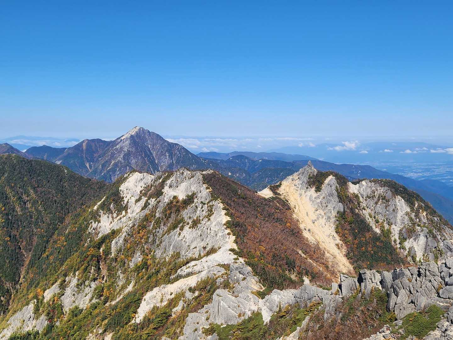 奥のトンガリは甲斐駒ヶ岳だー！

3年前はガスガスだったのでこの景色を見られてよかった🥹