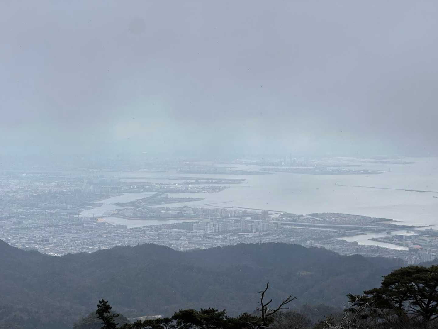 太陽と緑の道・石切道紅葉谷コースの写真