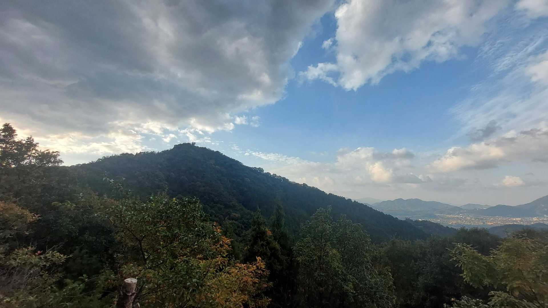 城山まで
まもなく……