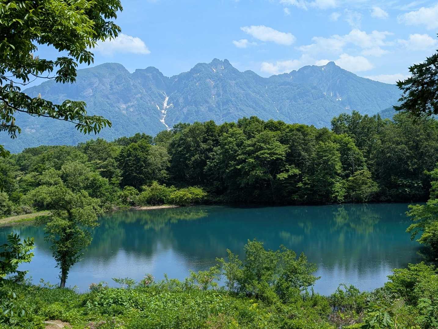 頸城山塊🏕️厳つい！
登ってみたいけどタフな山なんだよね～