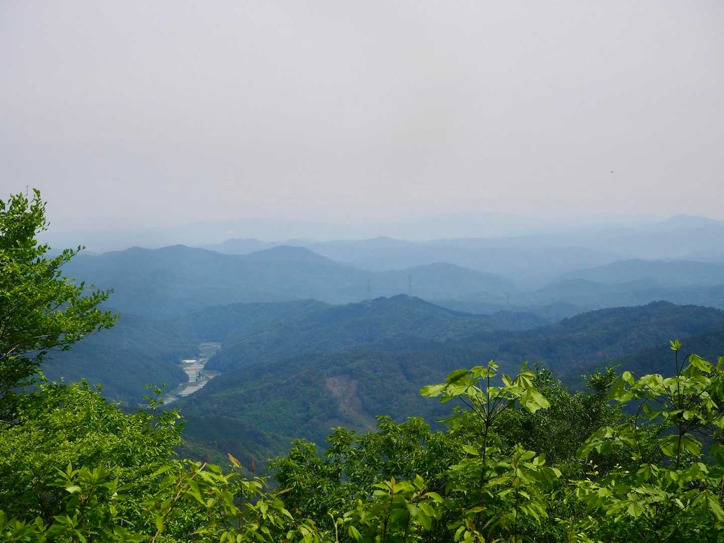 唯一の眺望
ちょっと白いけど毛無山とか見えたー♡
晴れてたら隠岐島とか宍道湖まで見えるらしいんだけどな（´・ω・`）ｼｮﾎﾞｰﾝ