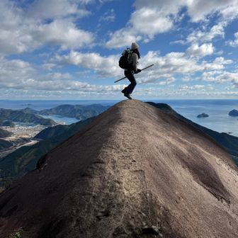 休憩しているうちに晴れてきたので、象の背に戻りました