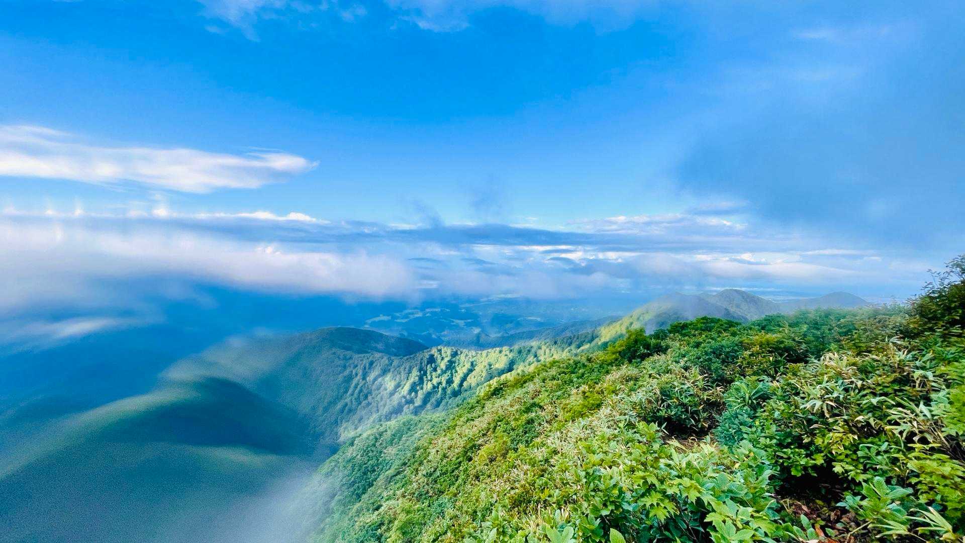 気付けば
登って来た方向は青空に✨
