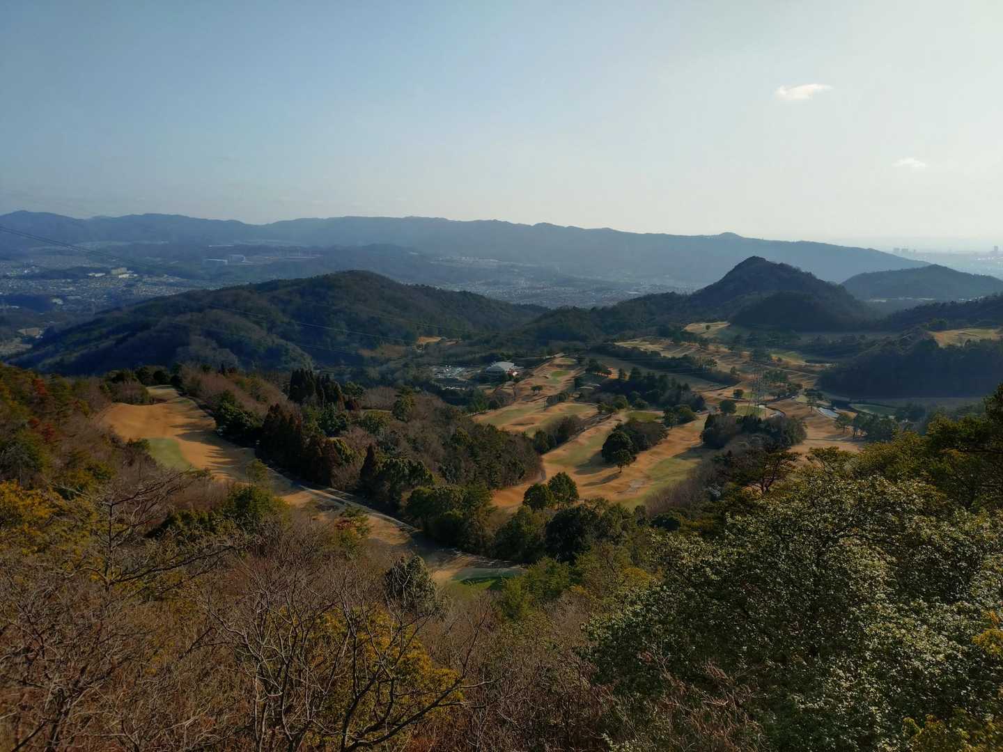 さっきのゴルフ場がキレイに見えますね⛳️
