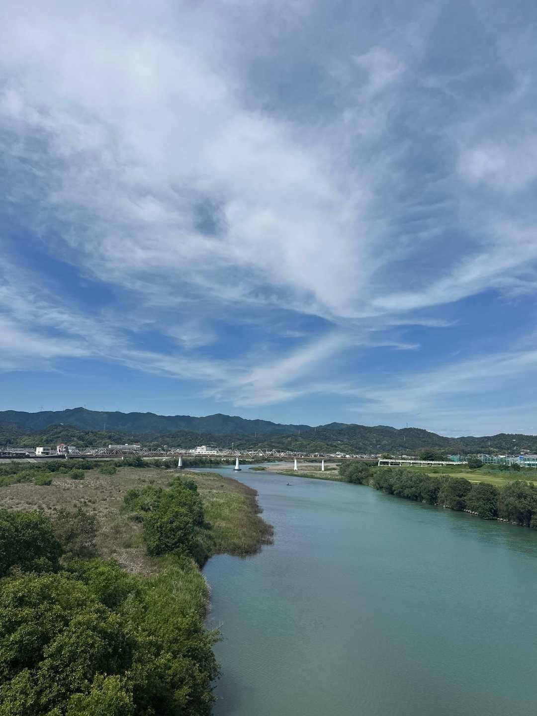 日高川。きれい。