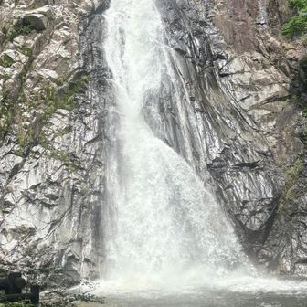 布引の滝　
水量やばすぎー