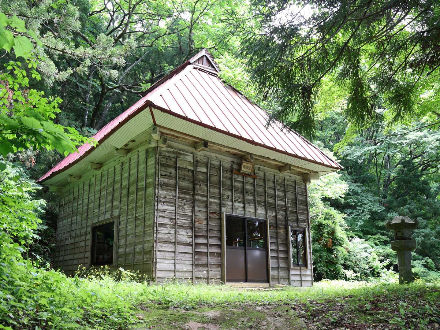 尻を打ちながらどうにか下山。いやぁ、滑る滑る。