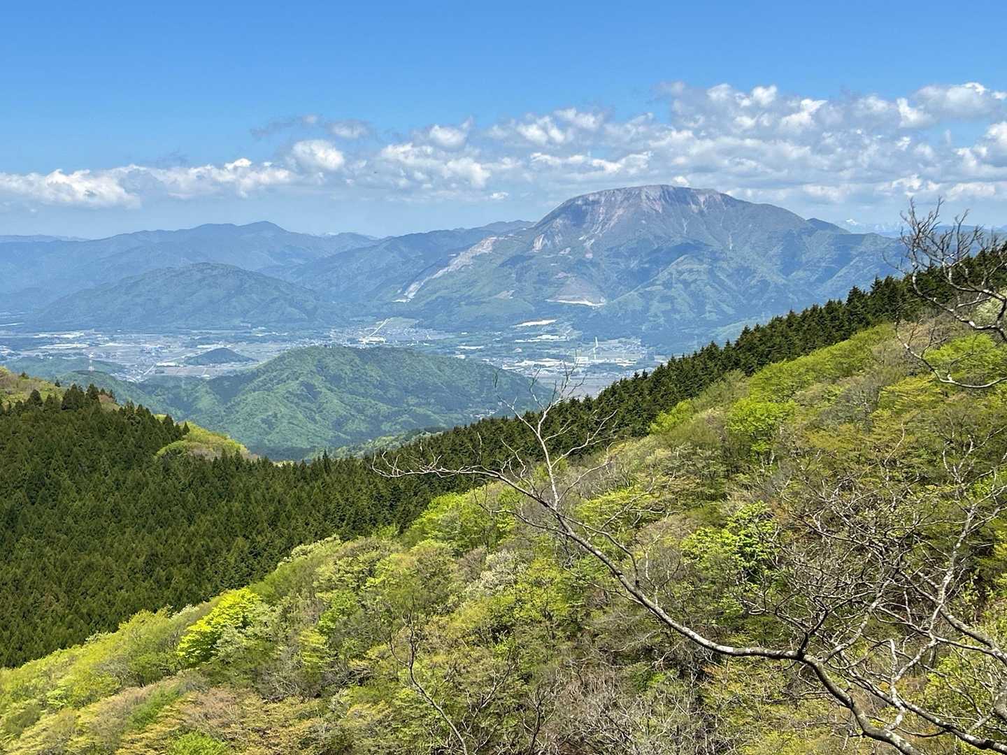 伊吹山が良く見えます、存在感があります