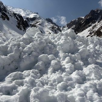 僕の背丈より余裕でデカいデブリ