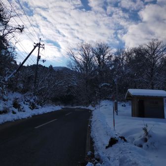 大神宮原P、ここは除雪あまりされてなくてスペース2台程度です。
この先で雪の行き止まりで止めるか、もしくは4WDなら菅笠峠まで行けるかも？