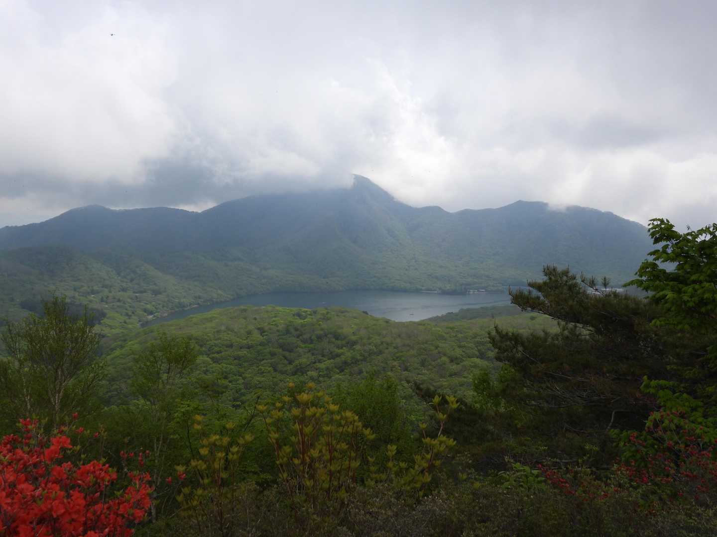 黒檜方面にも雲が