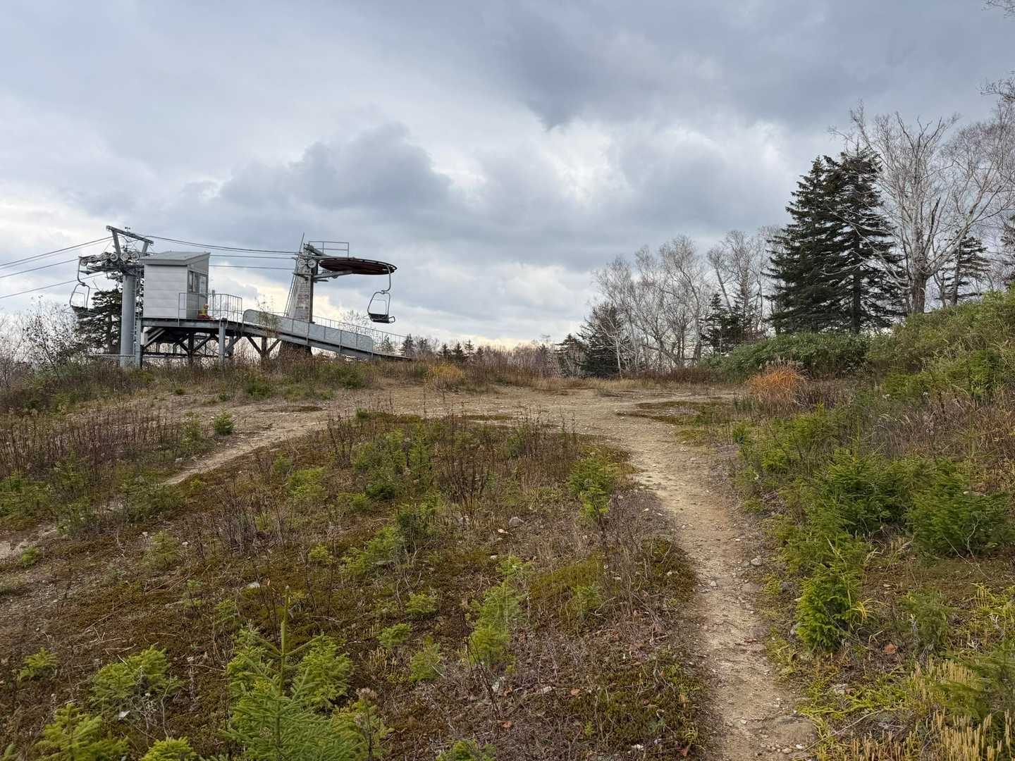 先に進まれていた観光客登山者は 下山され…
スライドした♂︎に 先に登山者がいるか？聞くと
「いるよ～」との事で 必死に歩きます🤣