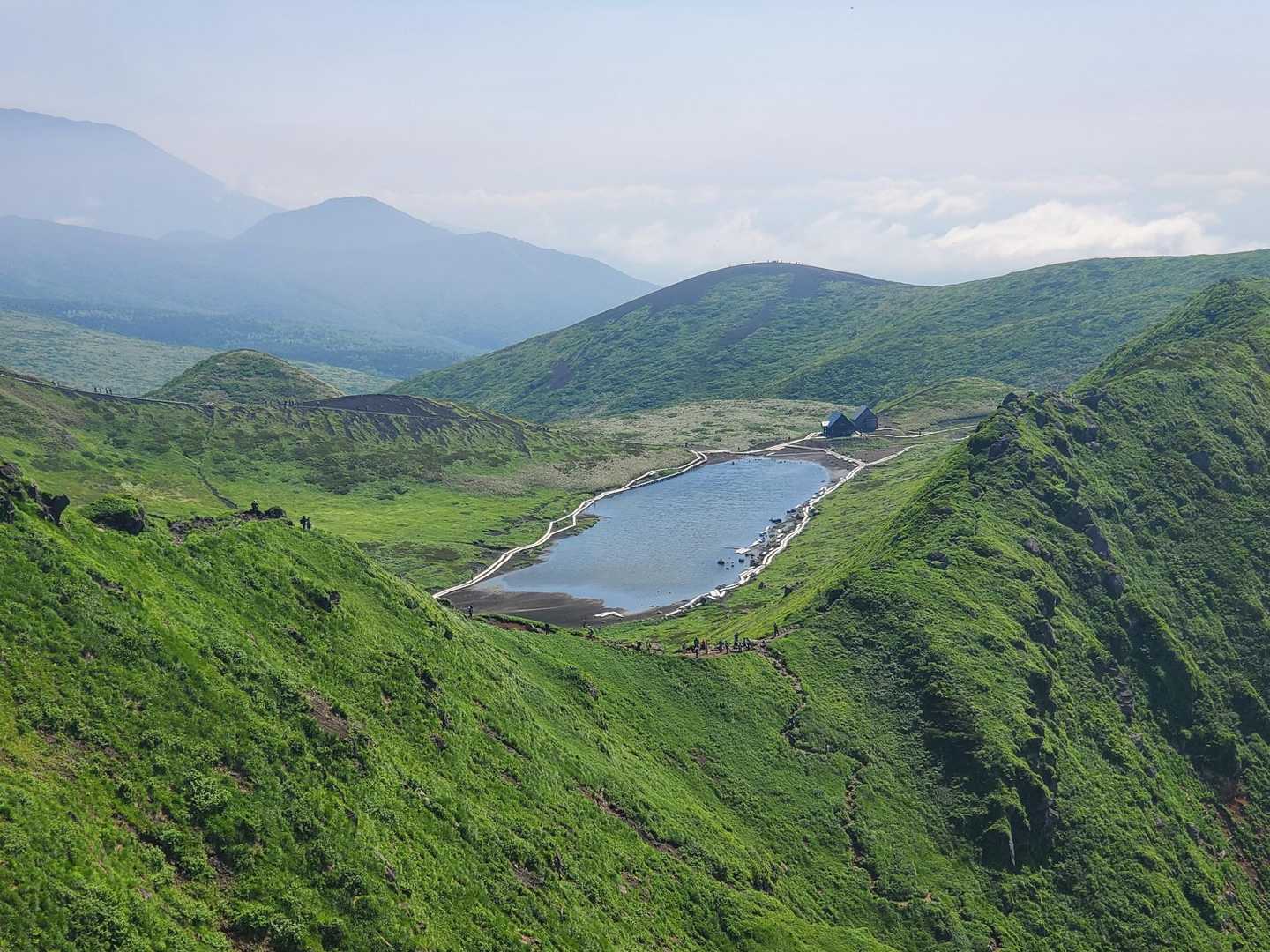 あみだ池
横岳までの稜線が素敵✨