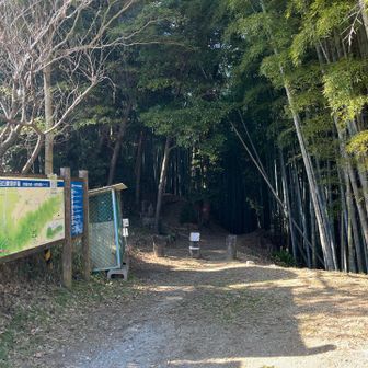 椋木峠
向こうは矢田丘陵縦走路