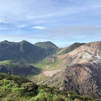 三俣山⛰️西峰の いつものお気に入りの場所で…