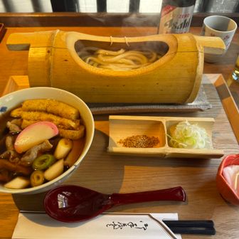 鍋焼きうどん先週で終わったそうです😢　　　豚肉きのこ汁にしました〜　2年前の動画上げときました🎥