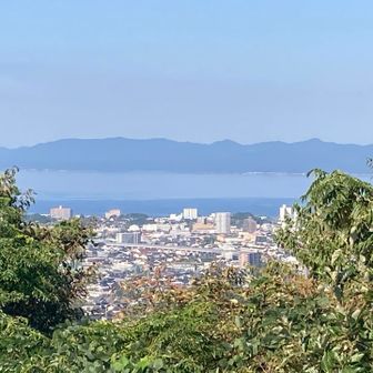 👱‍♂️こっちは
宍道湖と
松江市街地