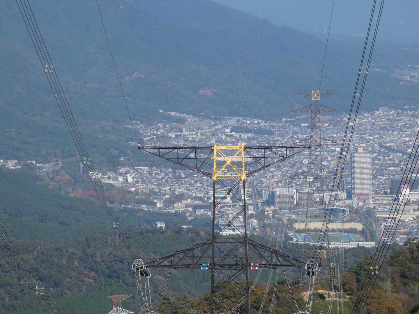 見た事ない鉄塔