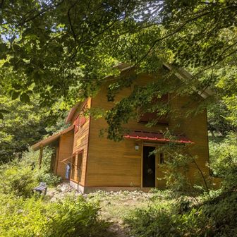 横窪沢小屋に到着！
県警の方がいました