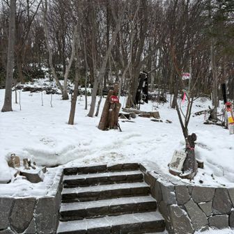 赤坂山の登山口