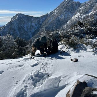 ずーっと後ろから熱いラーメン食べたいってつぶやいてて、いざ作ろうとするとバーナーに火がつかない人🤣