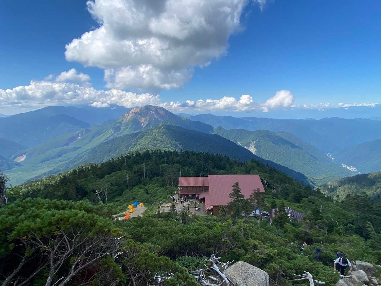 山荘上まで戻って来ました。