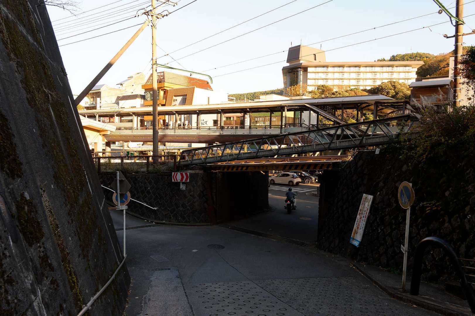 箱根湯本駅到着！日の入り前に到着出来てよかった。