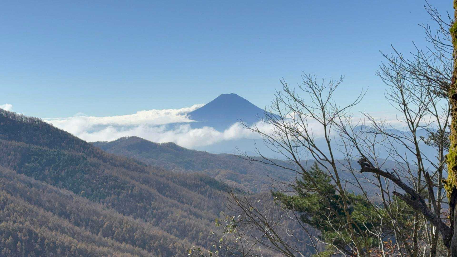小屋平バス停-牛奥ノ雁ヶ腹摺山-すずらん昆虫館前バス停 縦走コース
の写真