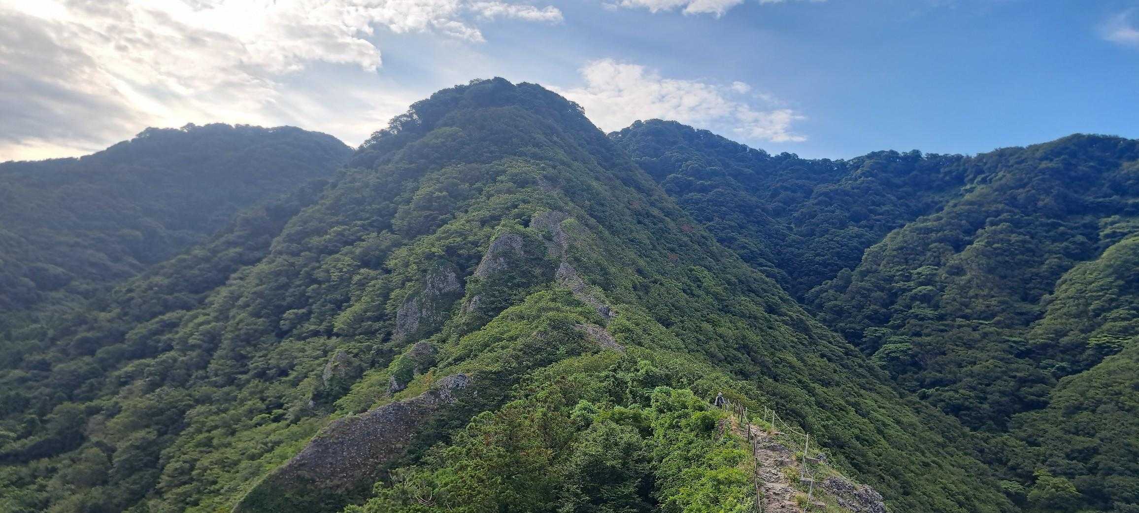 山頂稜線