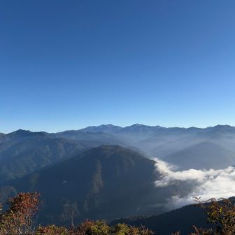 真ん中あたりに昨日登った白山みえたー🤗