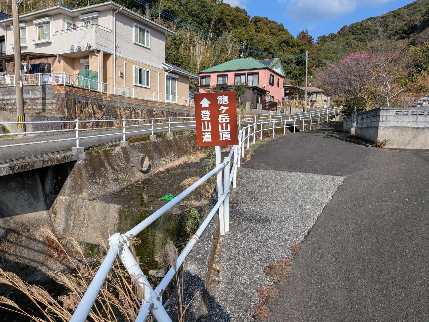 親切に案内標識が所々にあるので迷う事は無いです☆