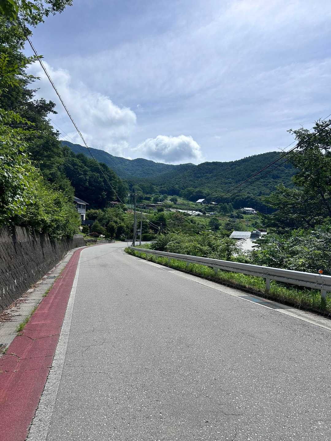 駅から登山口までなんだかどんどん下ってる💦