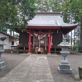 浮嶋神社
浮島を歌枕にした有名歌人の和歌がたくさん掲示されていました