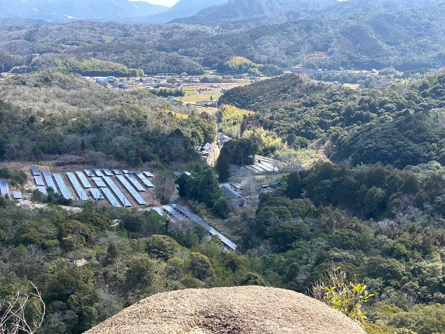 羅漢岩から通化寺方向
太陽光発電がなければ、ミモザの丘から最短コース