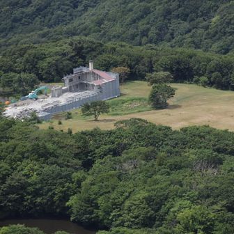 吾妻山のトレードマークの赤い屋根のロッジは
いま、解体中🚧
寂しいなぁ🥲