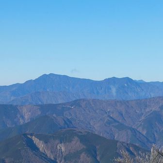 左から風イラズ、大無間山、小無間山、光岳