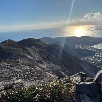 2時なのに、ちょっと陽が傾いてます。。
もう夕暮れみたい。。