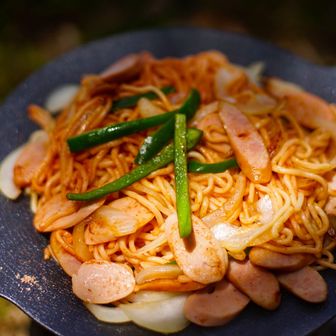 森の中でジュージュー焼いたナポリタン🍝🔥
ごちそうさまでした😋