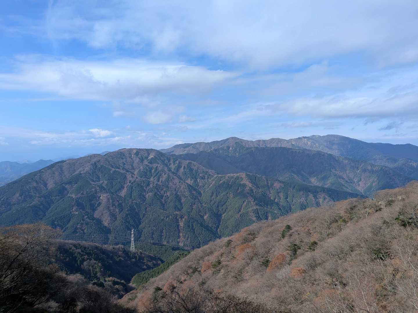 丹沢表尾根方向です