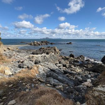 さっきの分岐を左へ降りた。