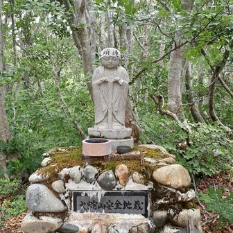 大蛇山…ピッケルを持つお地蔵さま
お久しぶりです。