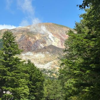 ど迫力の一切経山🏔️