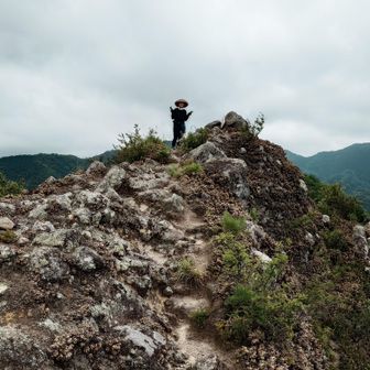 左右は絶壁