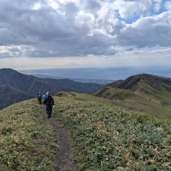 前紋別岳から中の峯までが一番風が強い
風が冷たく、寒い！
