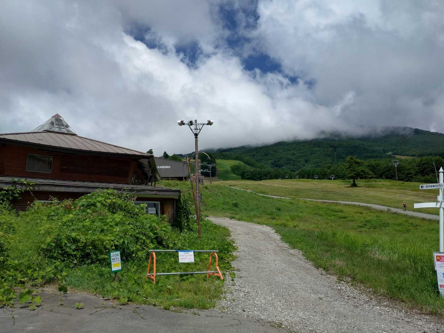 分厚い雲