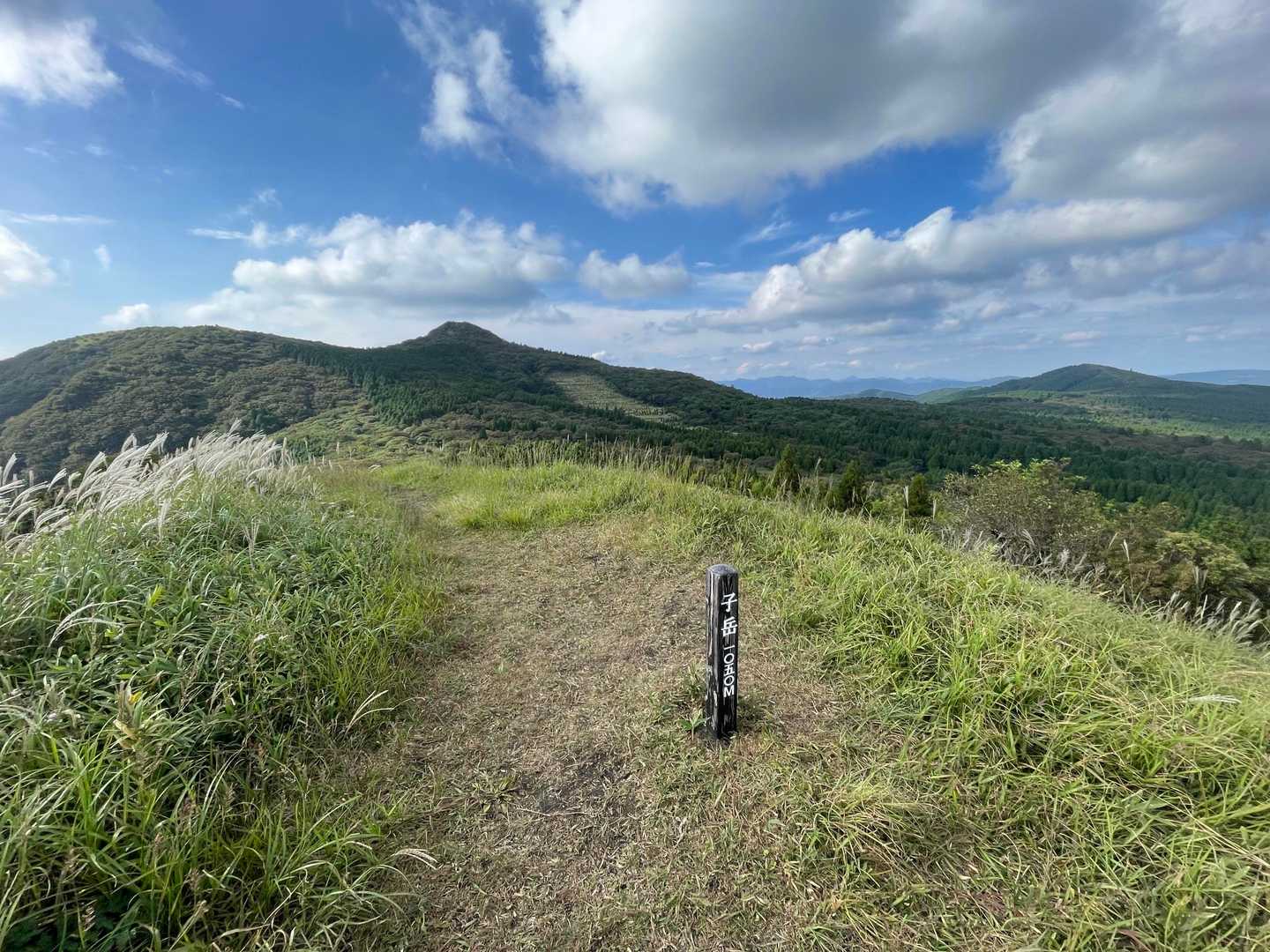 東登山口-鞍岳-ツームシ山 周回コースの写真