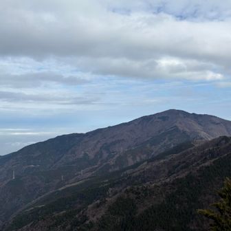赤星山⛰️
景色がひらけるところです
先頭を行く隊長さんから「うわぁ〜」って声が聞こえてきて嬉しかった♪