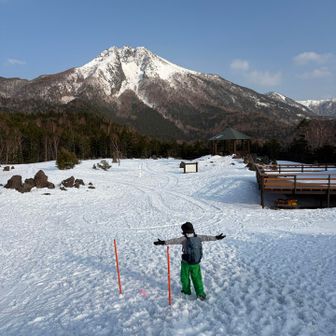 いっぱいあそんだぜぇ！
誰も居ないゲレンデ
さて下山しますよ〜〜