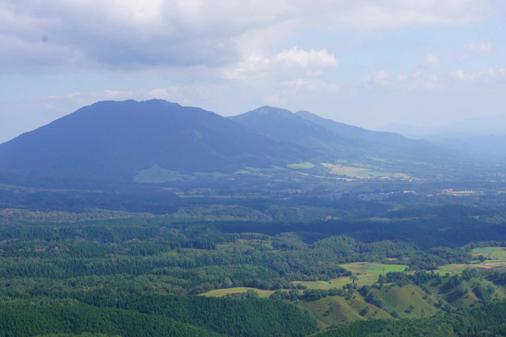 三平山駐車場発着｜大山展望の特等席 三平山 往復コースの写真