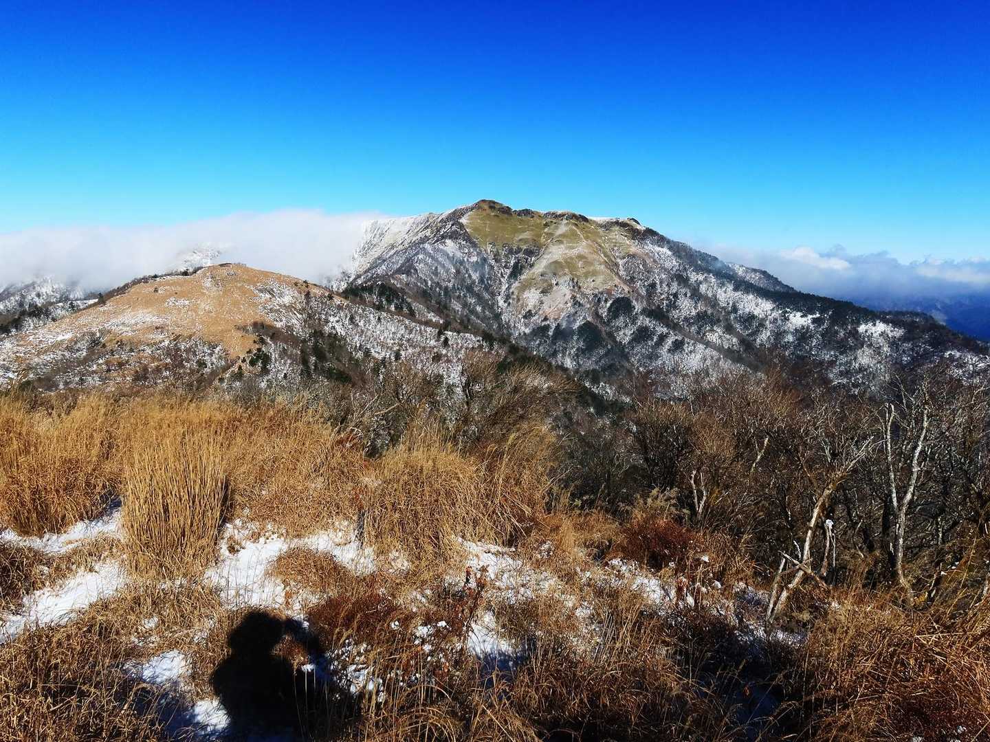白髪山分岐から三嶺